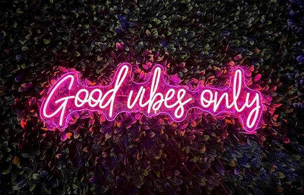 Scritte e grafiche personalizzate con Neon Rope LED