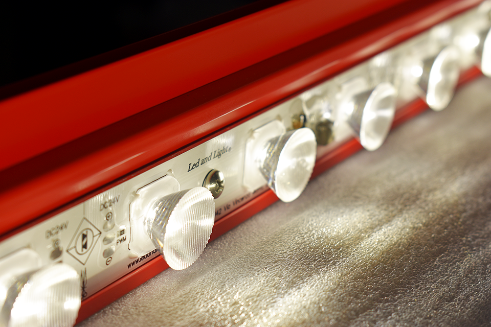 lightbox_con_bladeledl_led_and_light